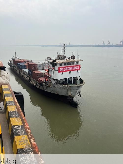 黄冈黄州：长江码头与城中村交织的防疫战场