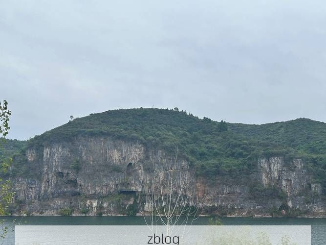 【湘西门户的防疫坚守：泸溪县地理屏障下的零感染解析】