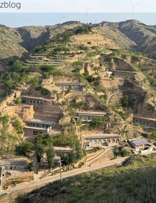 佳县：黄土高原沟壑间的防疫屏障与破防时刻